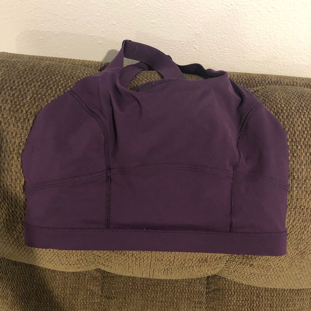 Lululemon sports bra